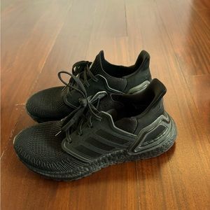 BLACK ADIDAS ULTRABOOSTS UNISEX🖤🖤🖤